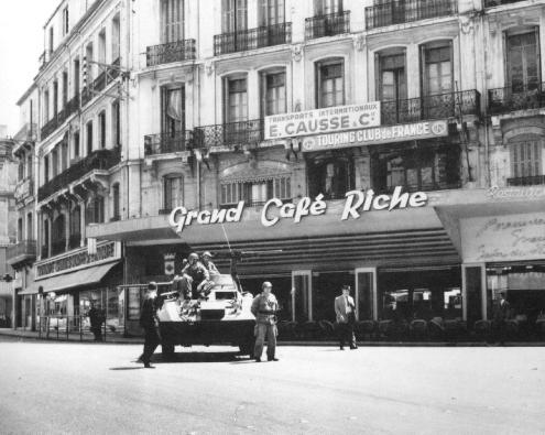 Le Café Riche
